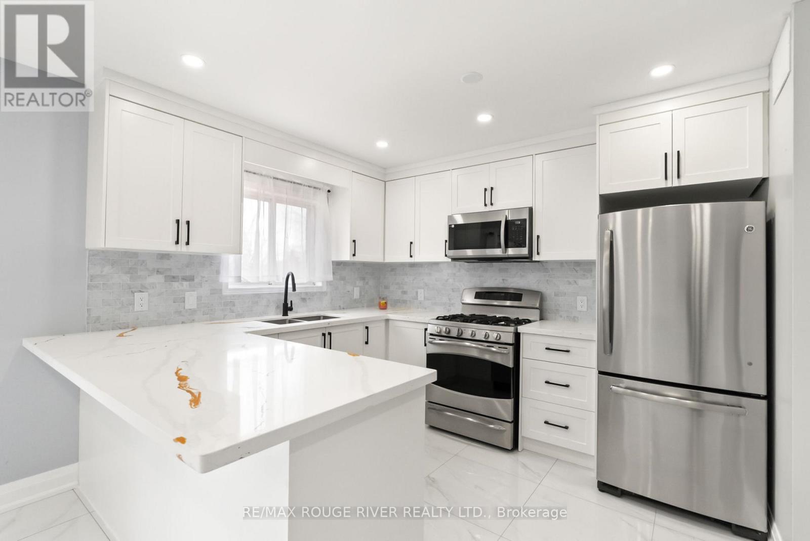 Photo 11 of 495 Lakeland Crescent, Brock ON