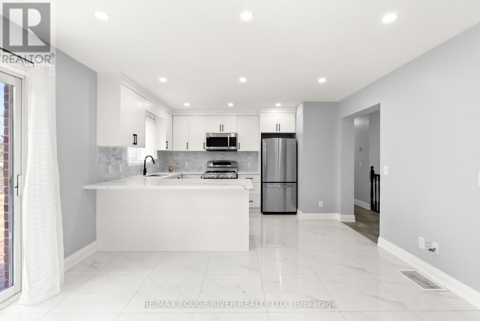 Photo 12 of 495 Lakeland Crescent, Brock ON