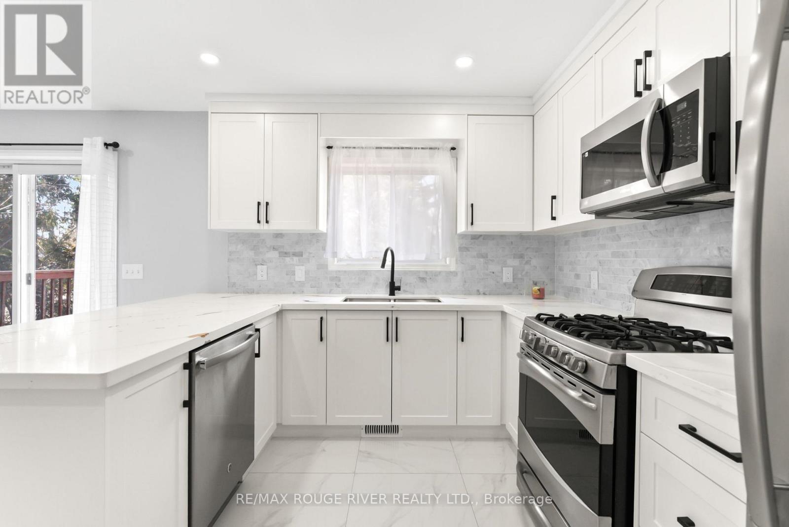 Photo 14 of 495 Lakeland Crescent, Brock ON