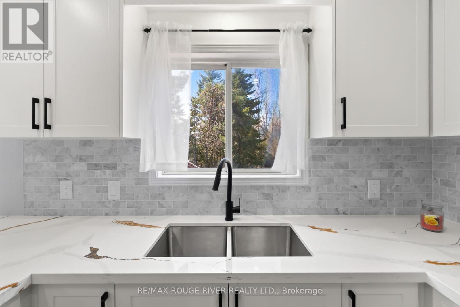 Photo 16 of 495 Lakeland Crescent, Brock ON