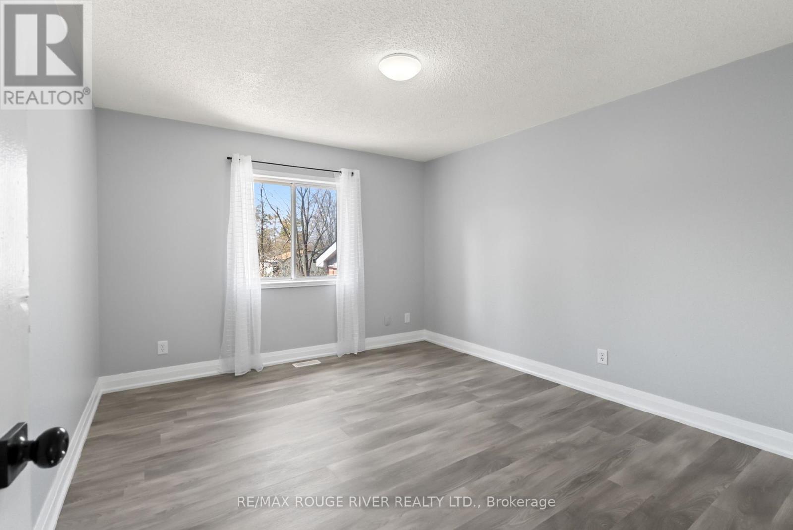 Photo 22 of 495 Lakeland Crescent, Brock ON