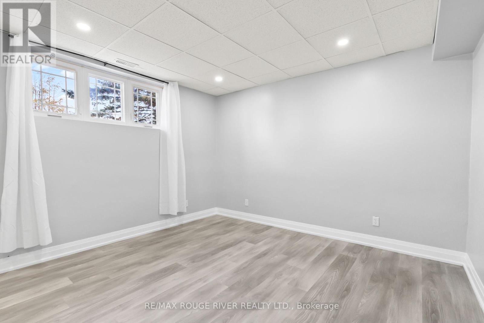 Photo 37 of 495 Lakeland Crescent, Brock ON