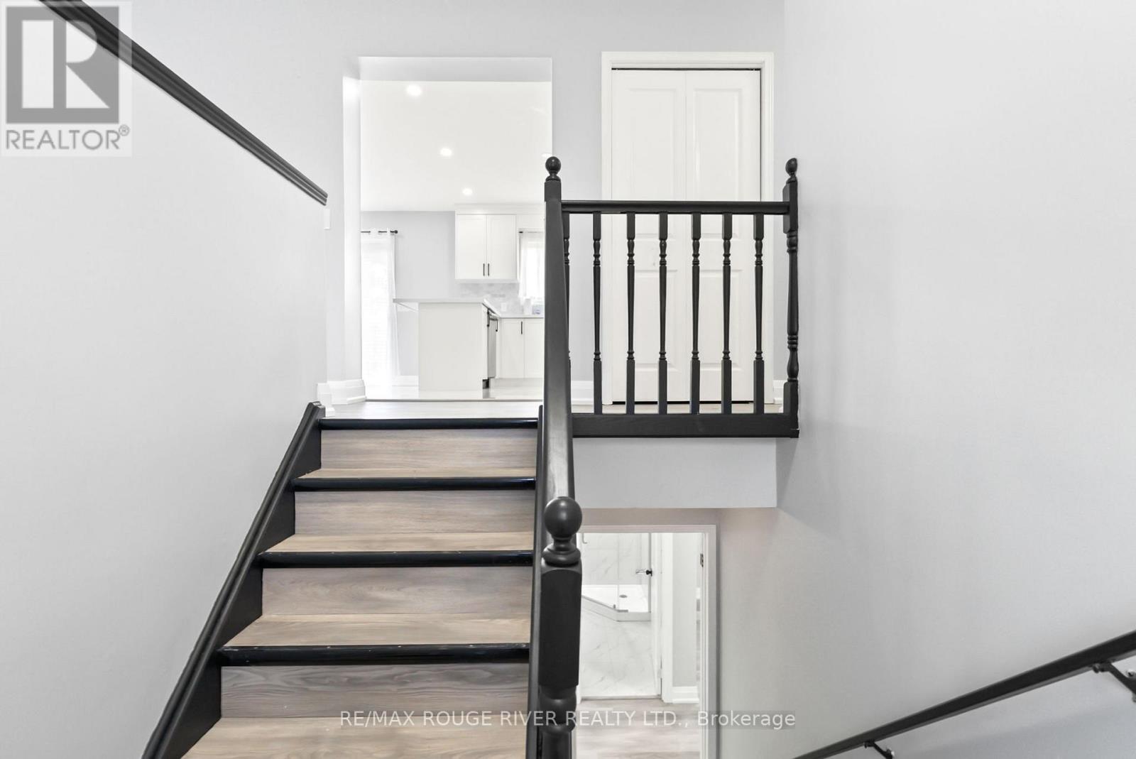 Photo 5 of 495 Lakeland Crescent, Brock ON