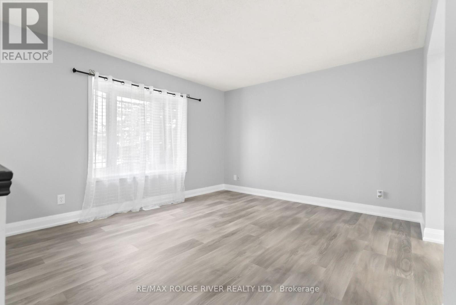 Photo 6 of 495 Lakeland Crescent, Brock ON