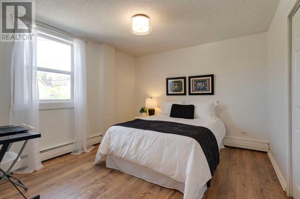 Single Family House for Sale in    Avenue SW Sunalta Calgary 