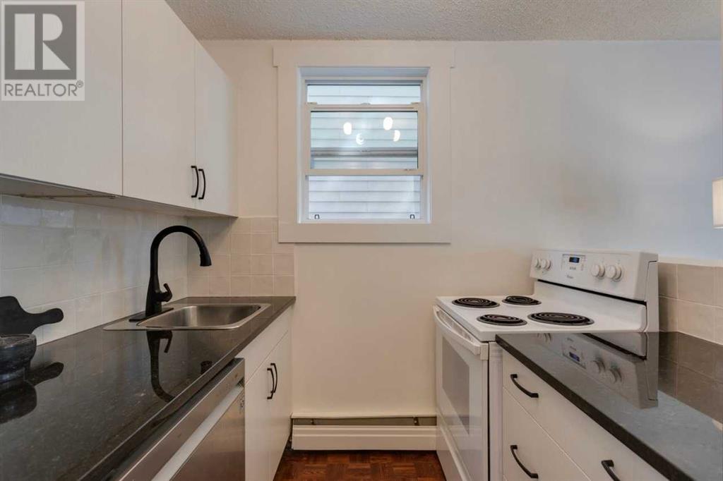 Single Family House for Sale in    Avenue SW Sunalta Calgary 