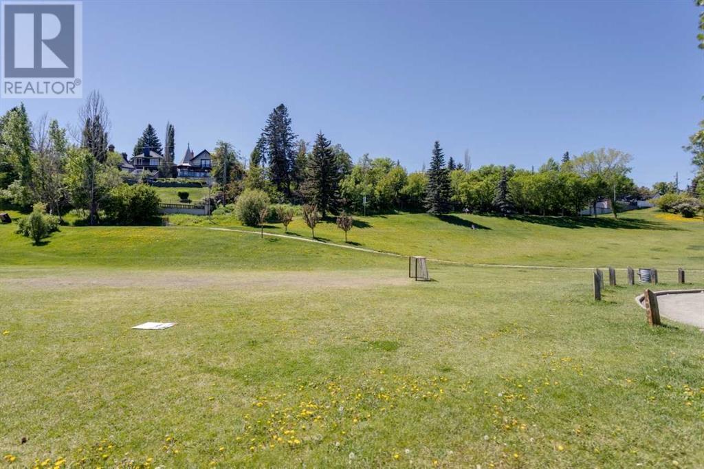 Single Family House for Sale in    Avenue SW Sunalta Calgary 