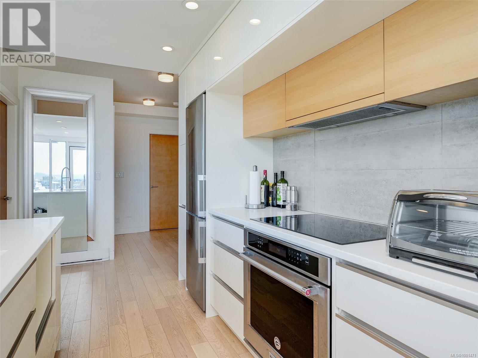 1404 989 Johnson Street, Victoria