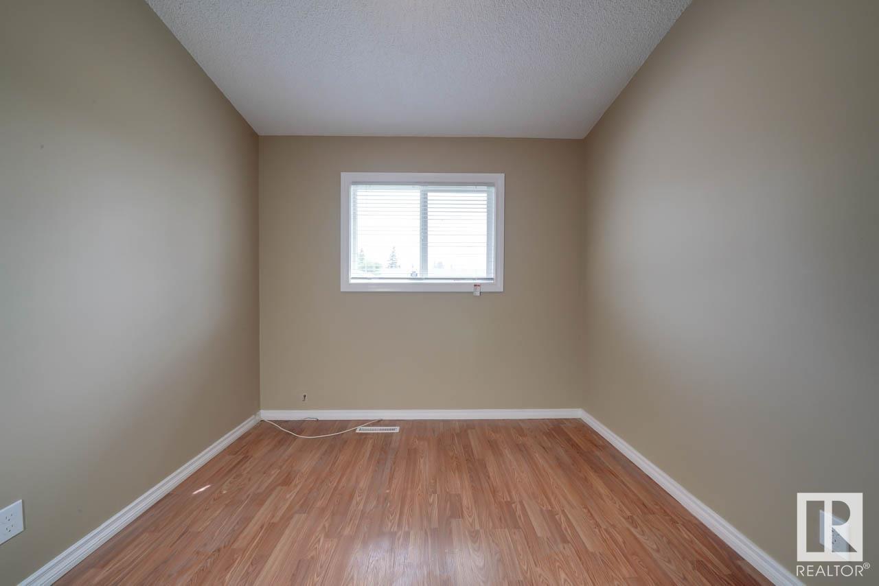 Single Family House Bi-level for Sale in     AV NW Edmonton 
