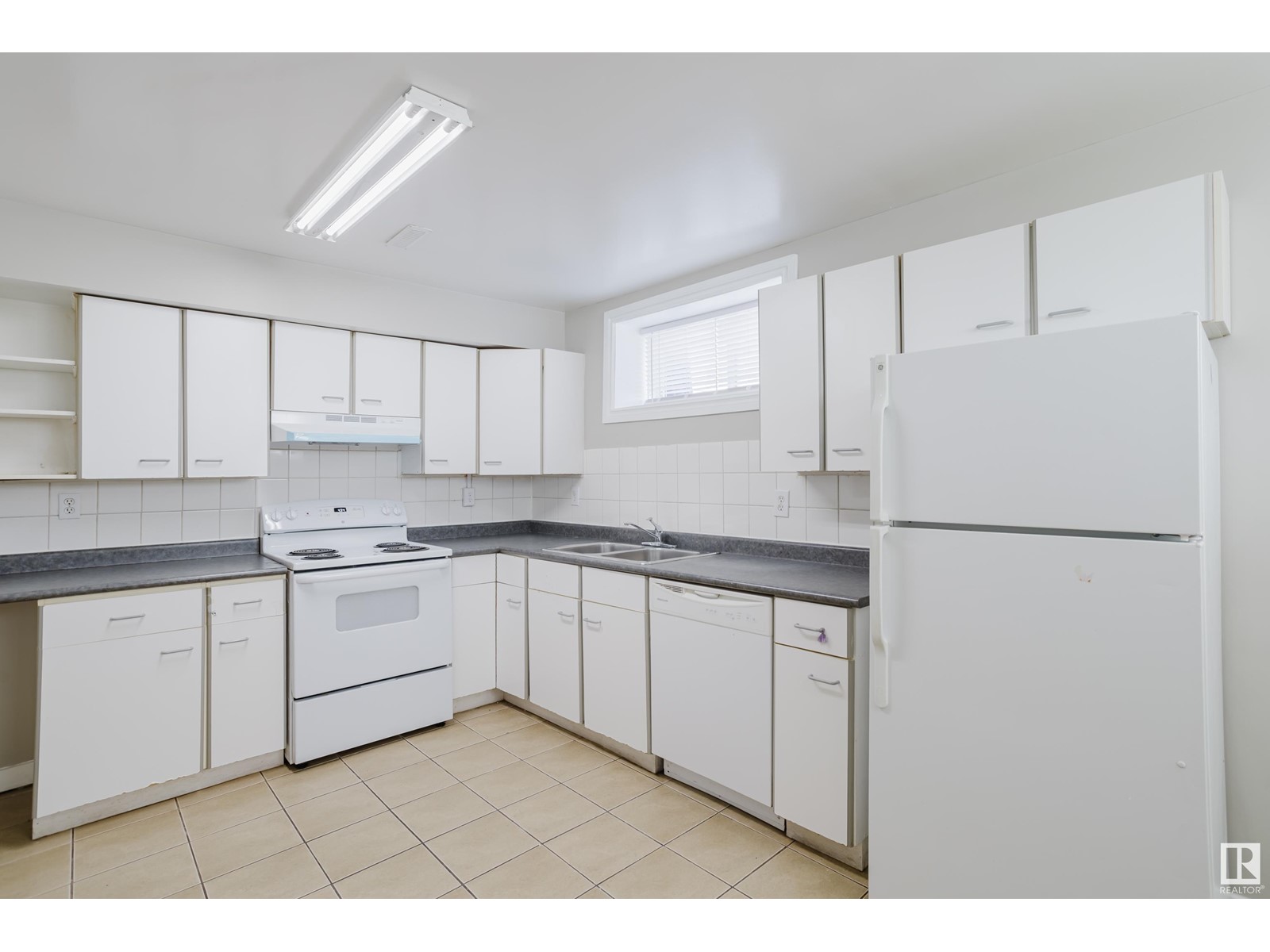 Single Family House Bi-level for Sale in     AV NW Edmonton 