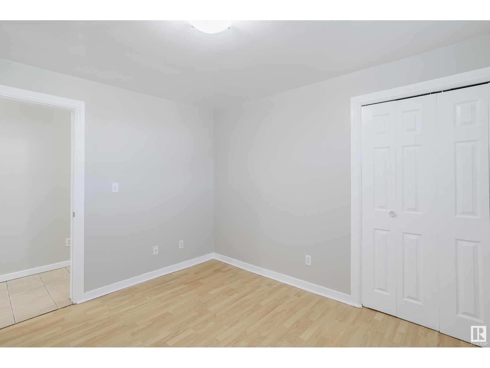 Single Family House Bi-level for Sale in     AV NW Edmonton 