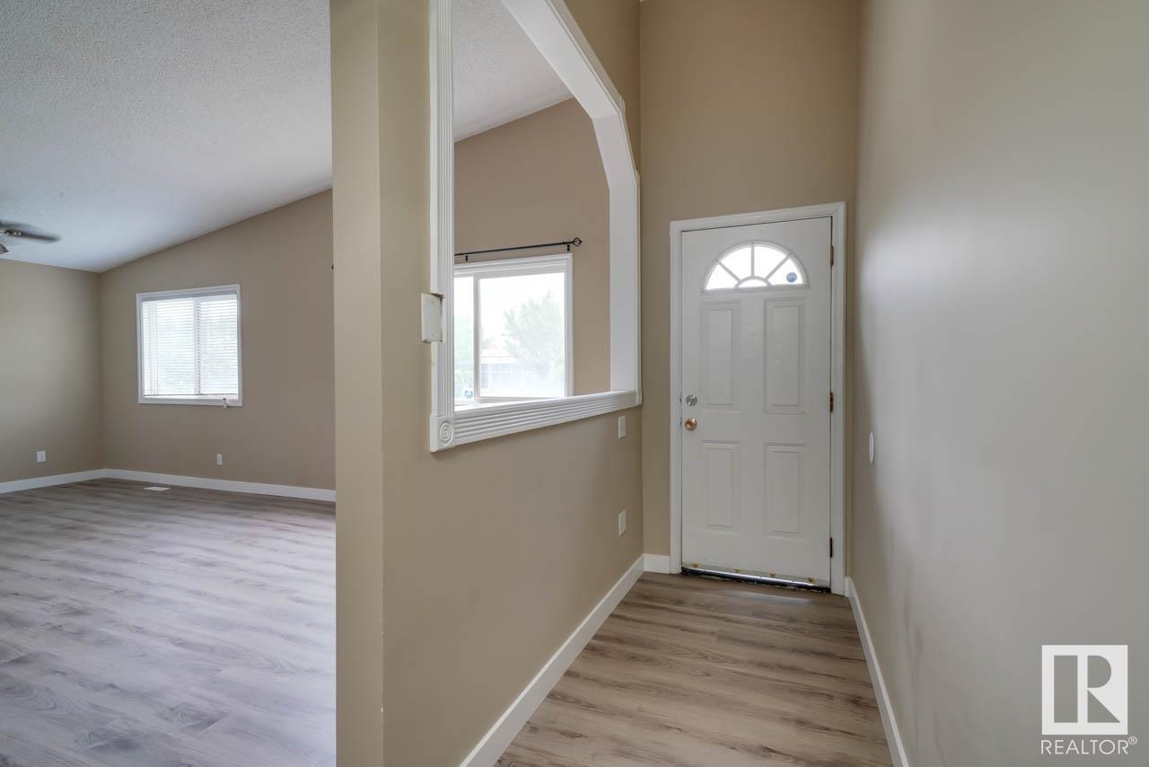 Single Family House Bi-level for Sale in     AV NW Edmonton 