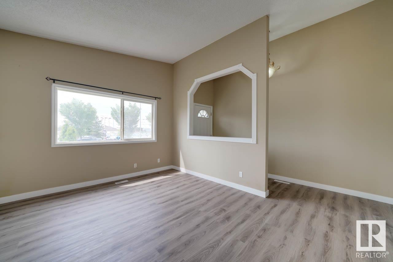 Single Family House Bi-level for Sale in     AV NW Edmonton 