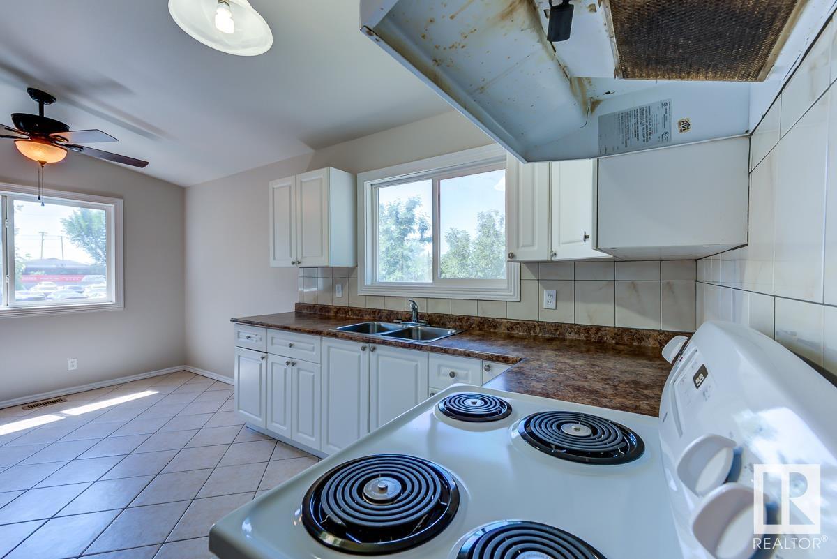 Single Family House Bi-level for Sale in     AV NW Edmonton 