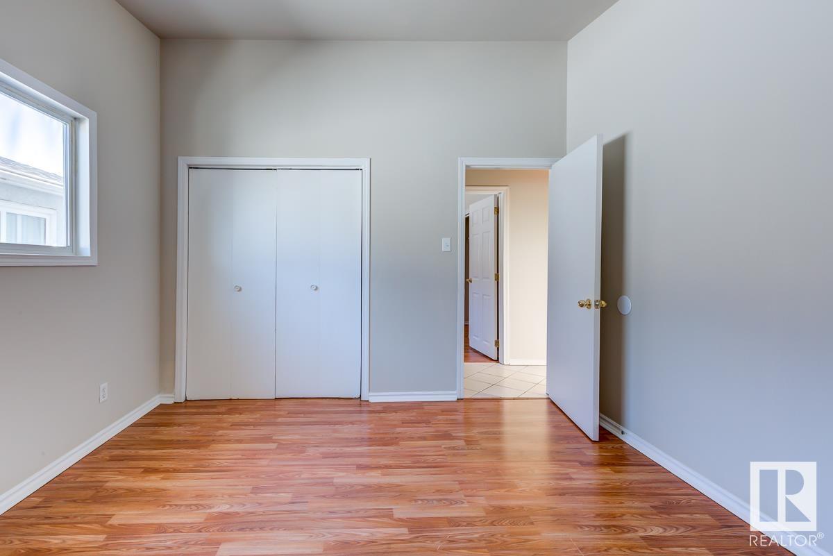 Single Family House Bi-level for Sale in     AV NW Edmonton 
