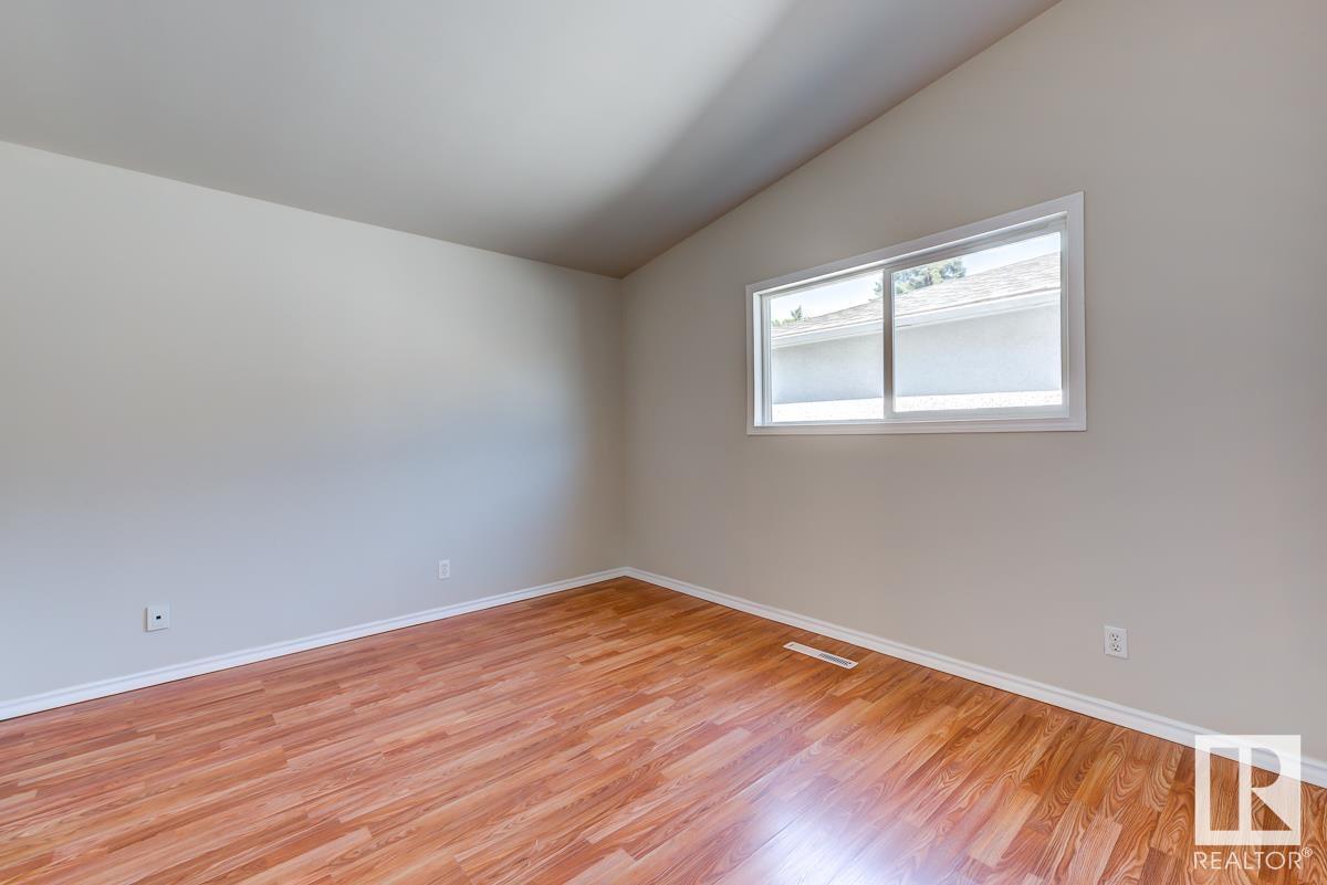 Single Family House Bi-level for Sale in     AV NW Edmonton 