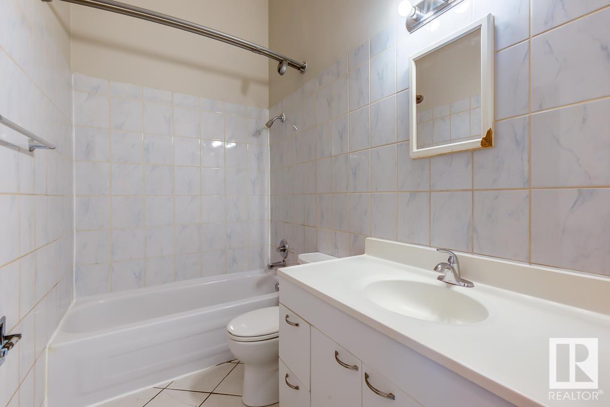 Single Family House Bi-level for Sale in     AV NW Edmonton 