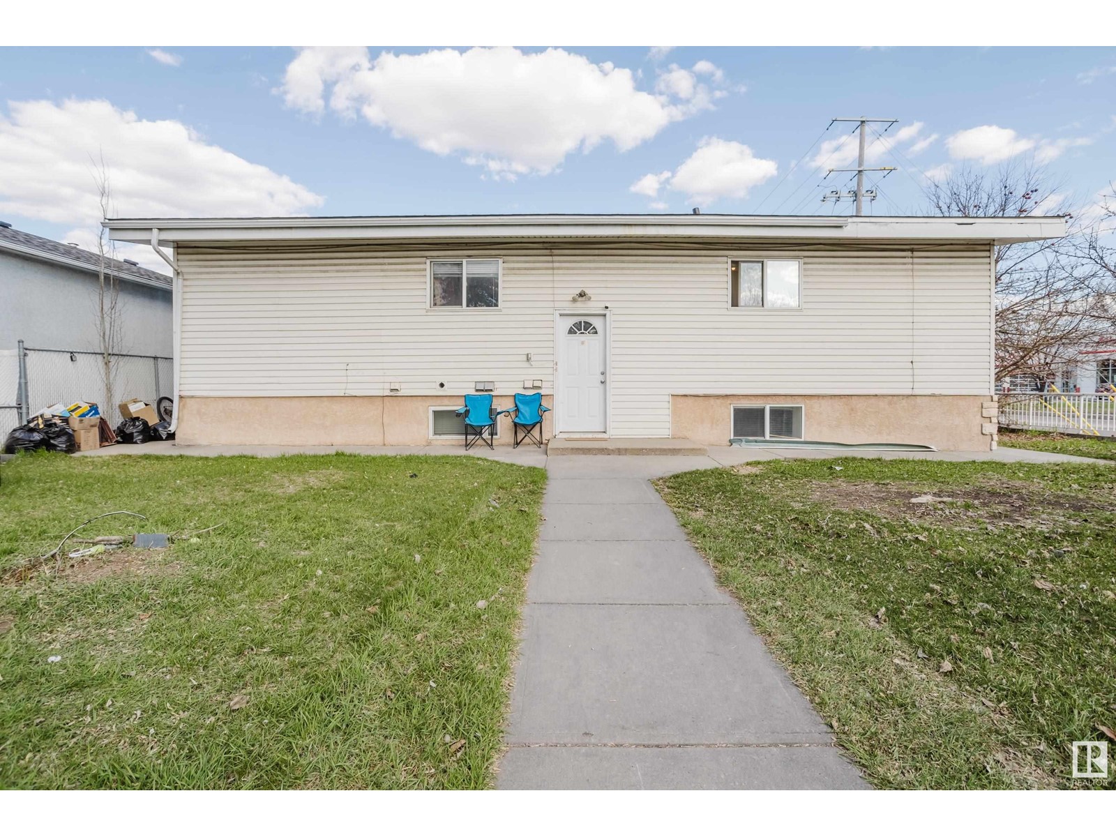Single Family House Bi-level for Sale in     AV NW Edmonton 