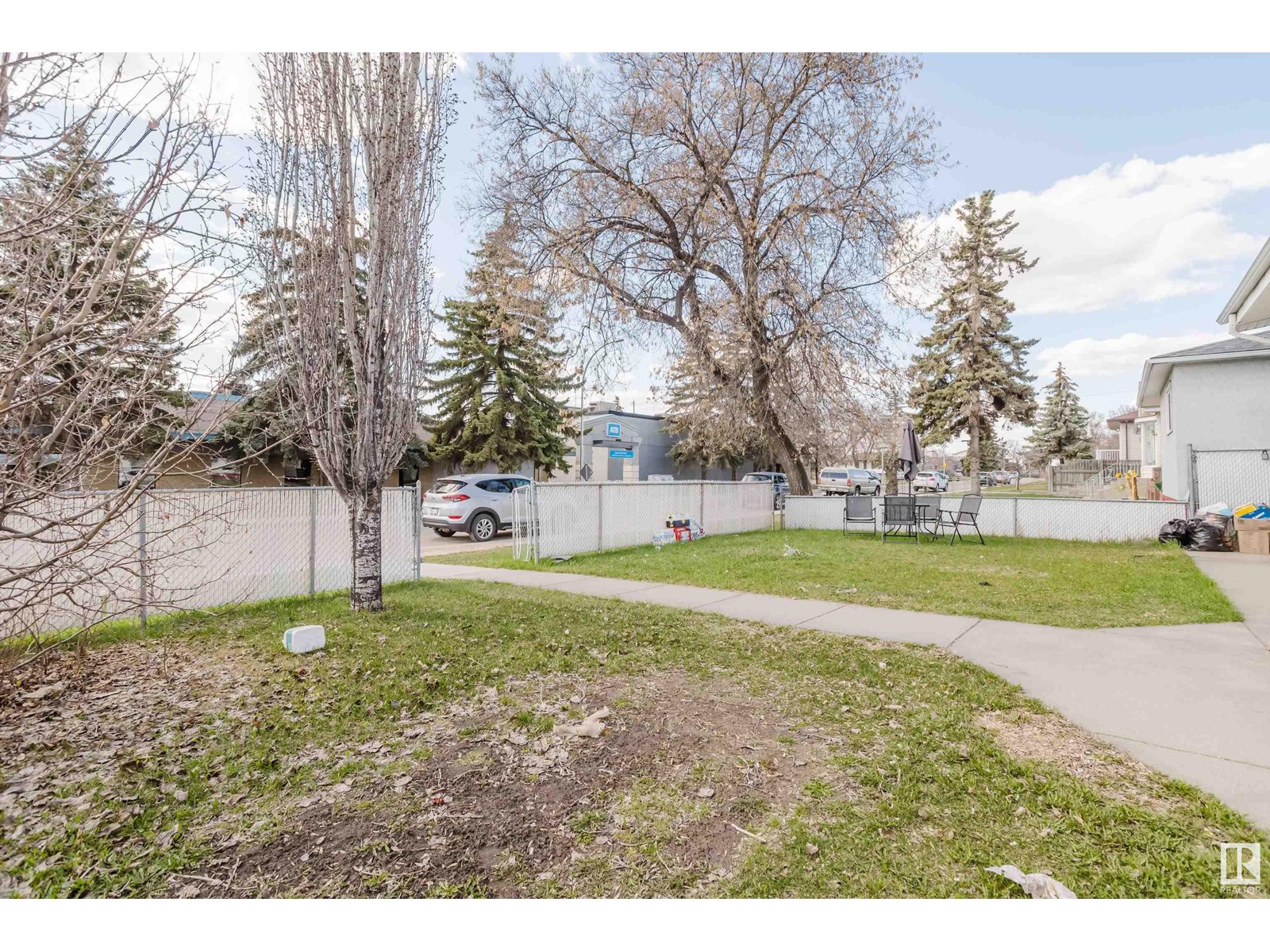 Single Family House Bi-level for Sale in     AV NW Edmonton 