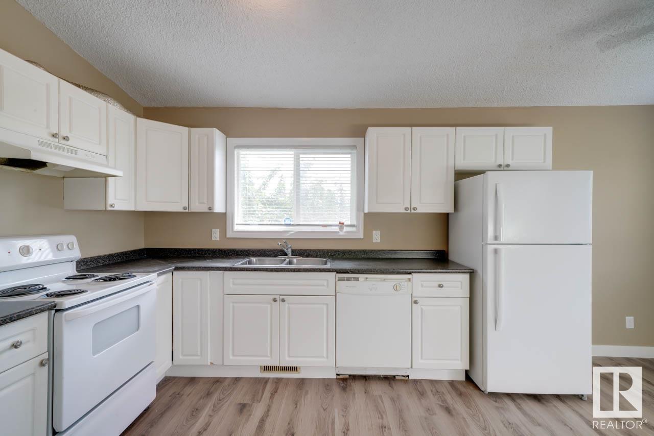 Single Family House Bi-level for Sale in     AV NW Edmonton 