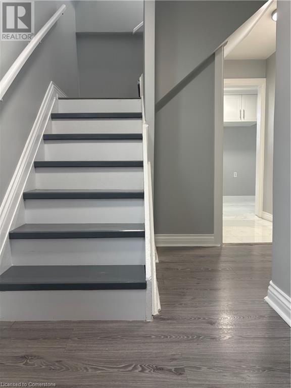 Photo 8 of 46 Delena Avenue S, Hamilton ON