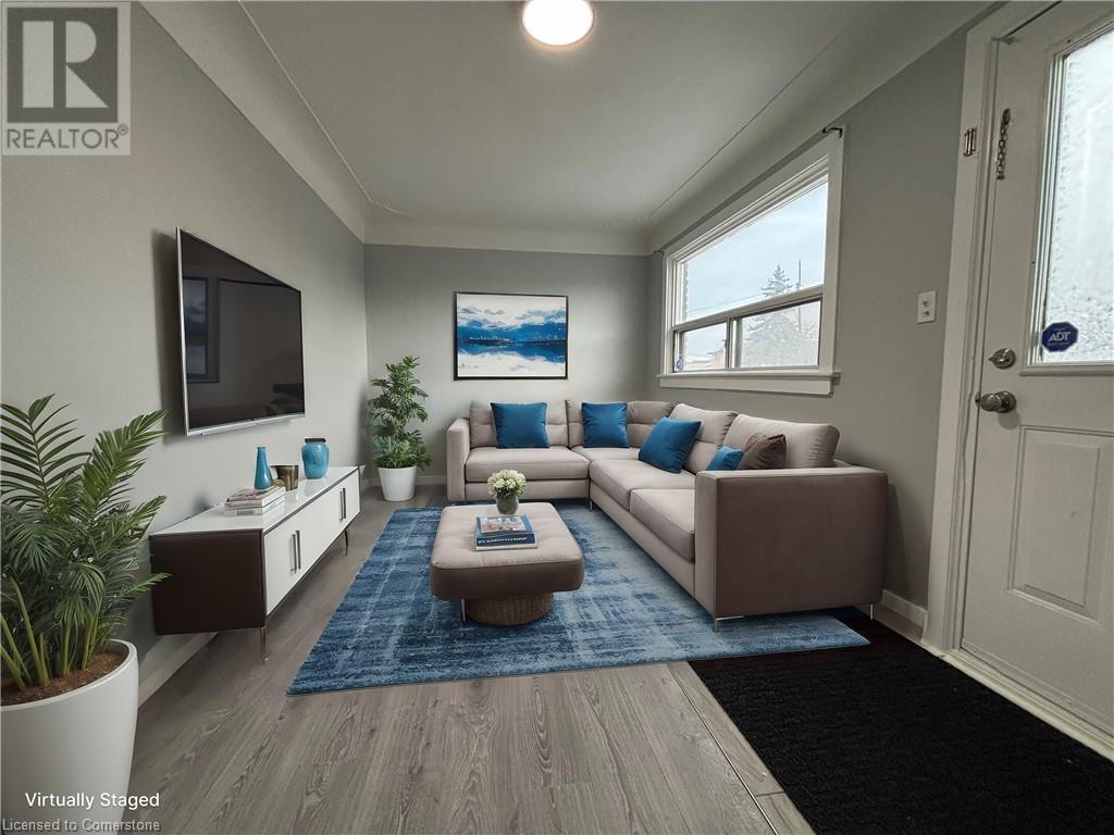 Photo 3 of 46 Delena Avenue S, Hamilton ON
