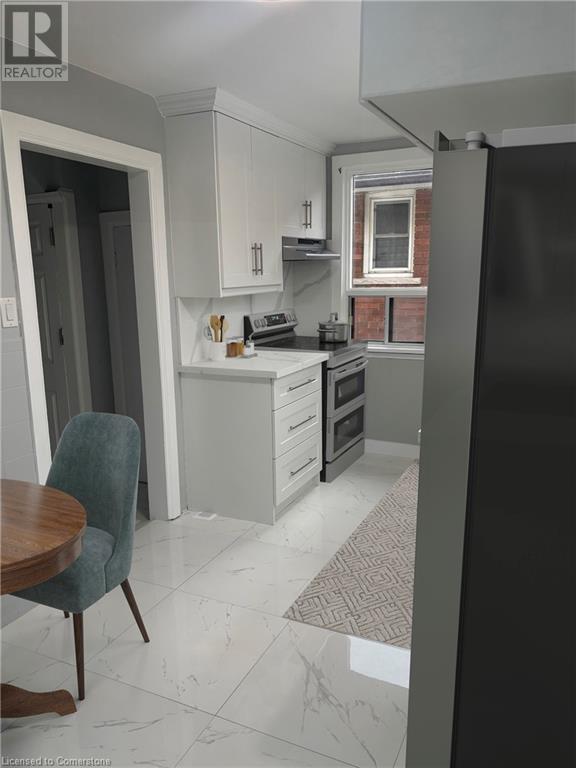 Photo 5 of 46 Delena Avenue S, Hamilton ON