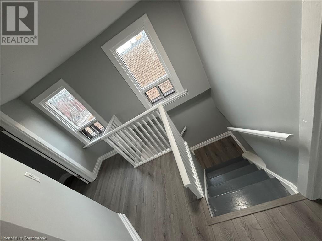 Photo 8 of 46 Delena Avenue S, Hamilton ON