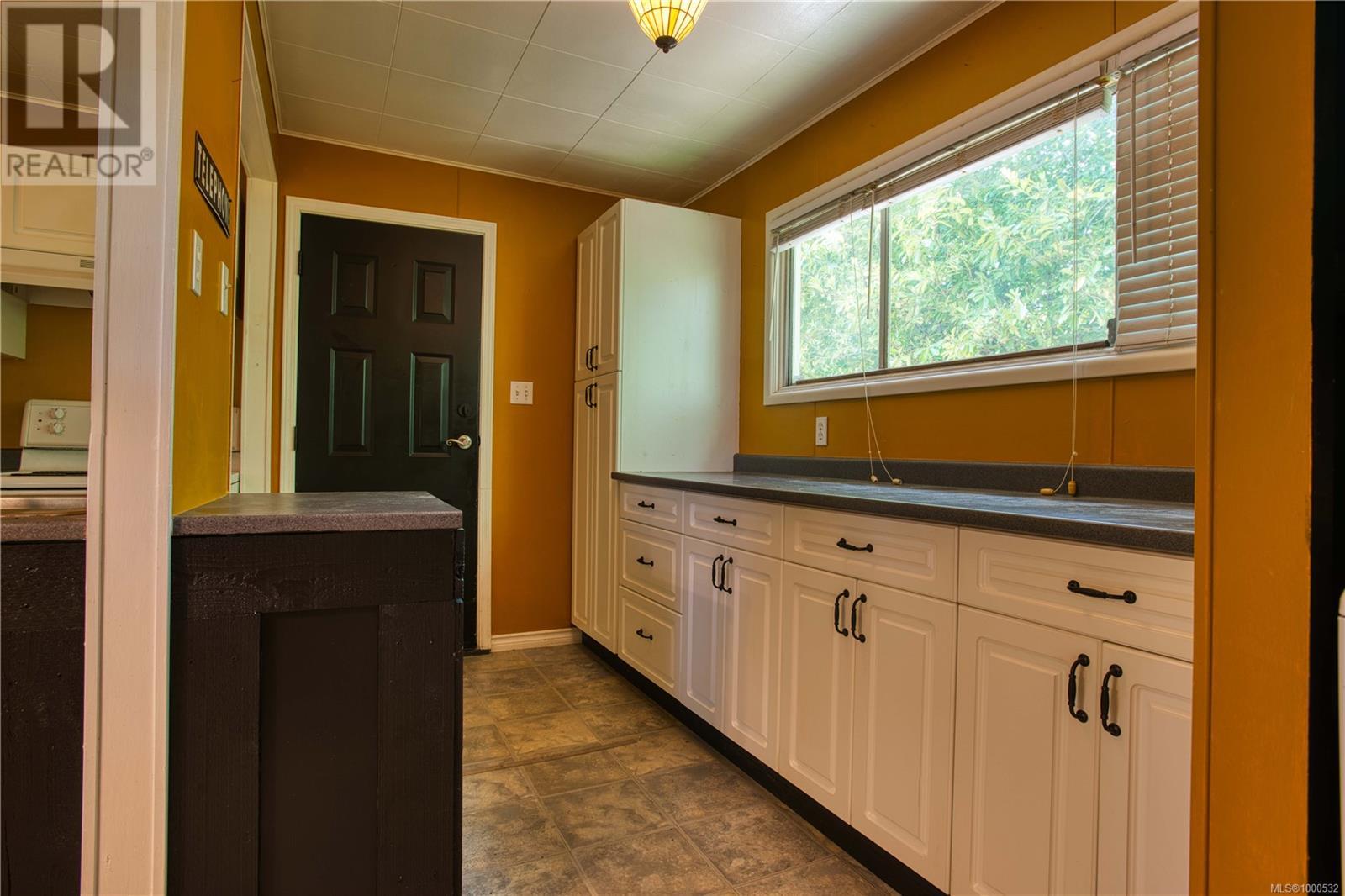 Photo 25 of 1180 Macdonald Cres, Nanaimo BC