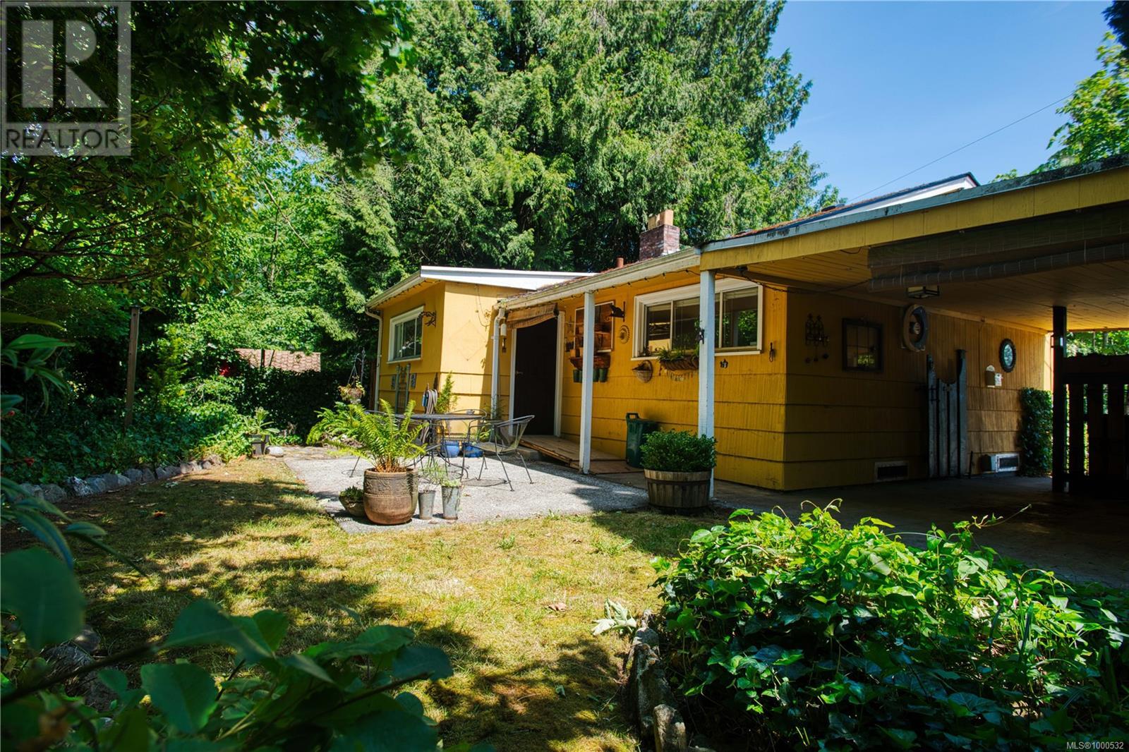 Photo 8 of 1180 Macdonald Cres, Nanaimo BC