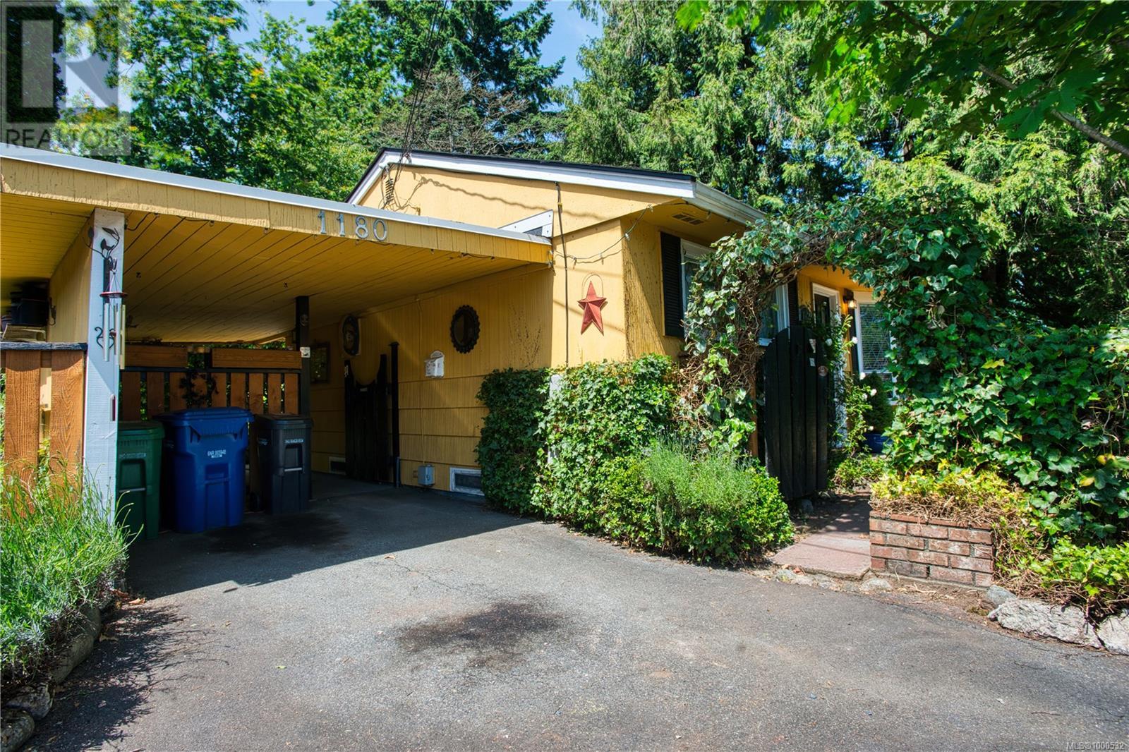 Photo 26 of 1180 Macdonald Cres, Nanaimo BC