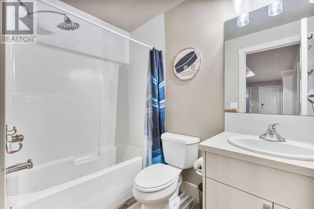Single Family House for Sale in   Avenue NW Parkdale Calgary 