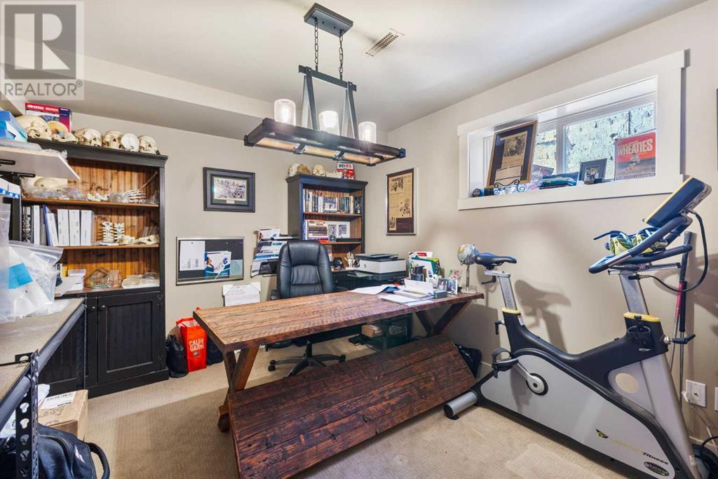 Single Family House for Sale in   Avenue NW Parkdale Calgary 