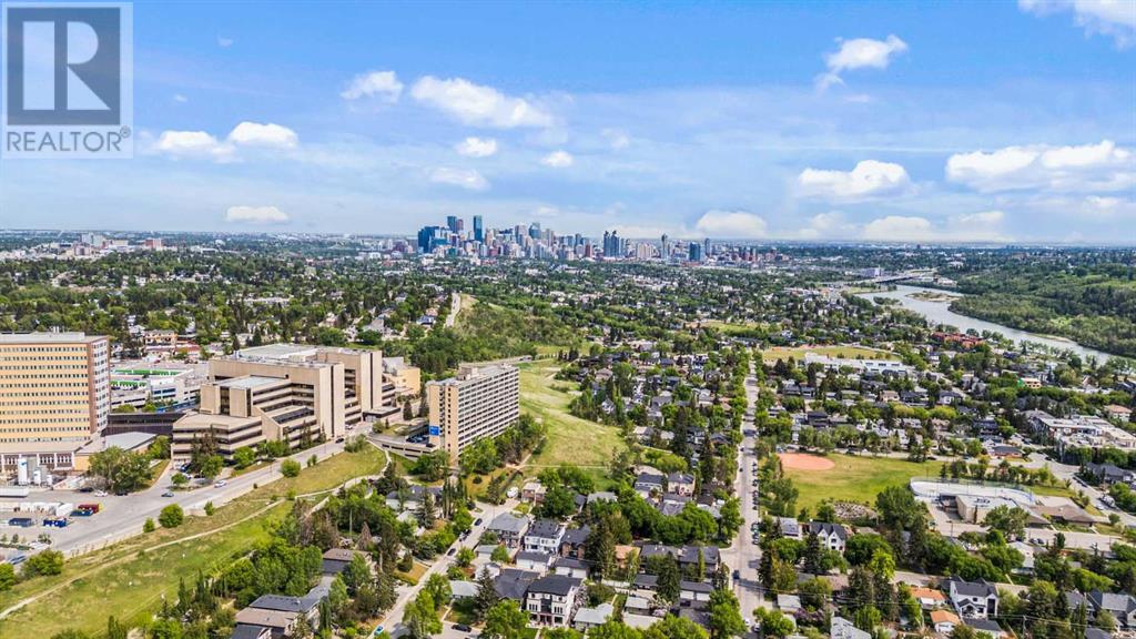 Single Family House for Sale in   Avenue NW Parkdale Calgary 