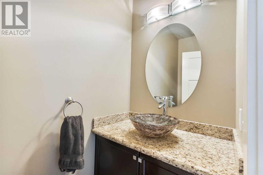 Single Family House for Sale in   Avenue NW Parkdale Calgary 