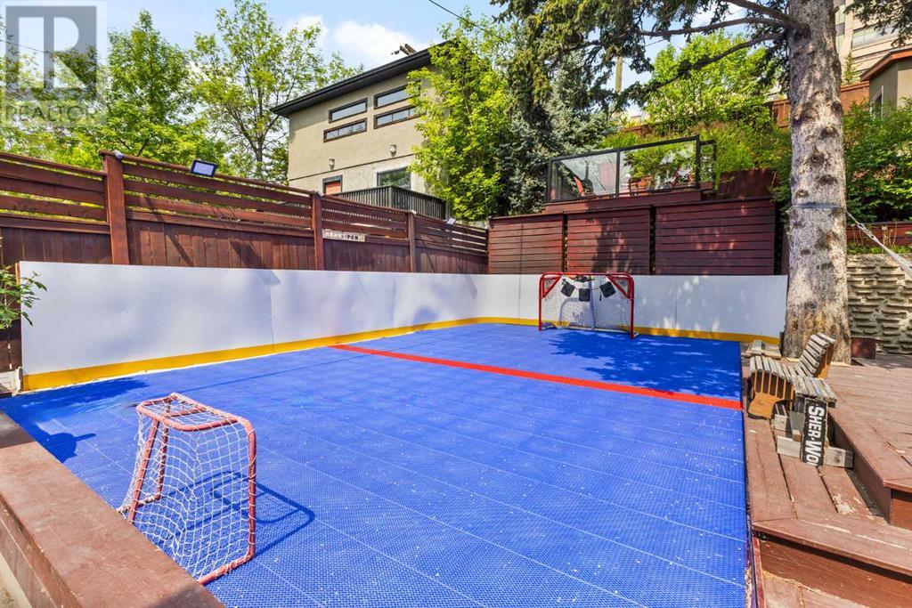 Single Family House for Sale in   Avenue NW Parkdale Calgary 