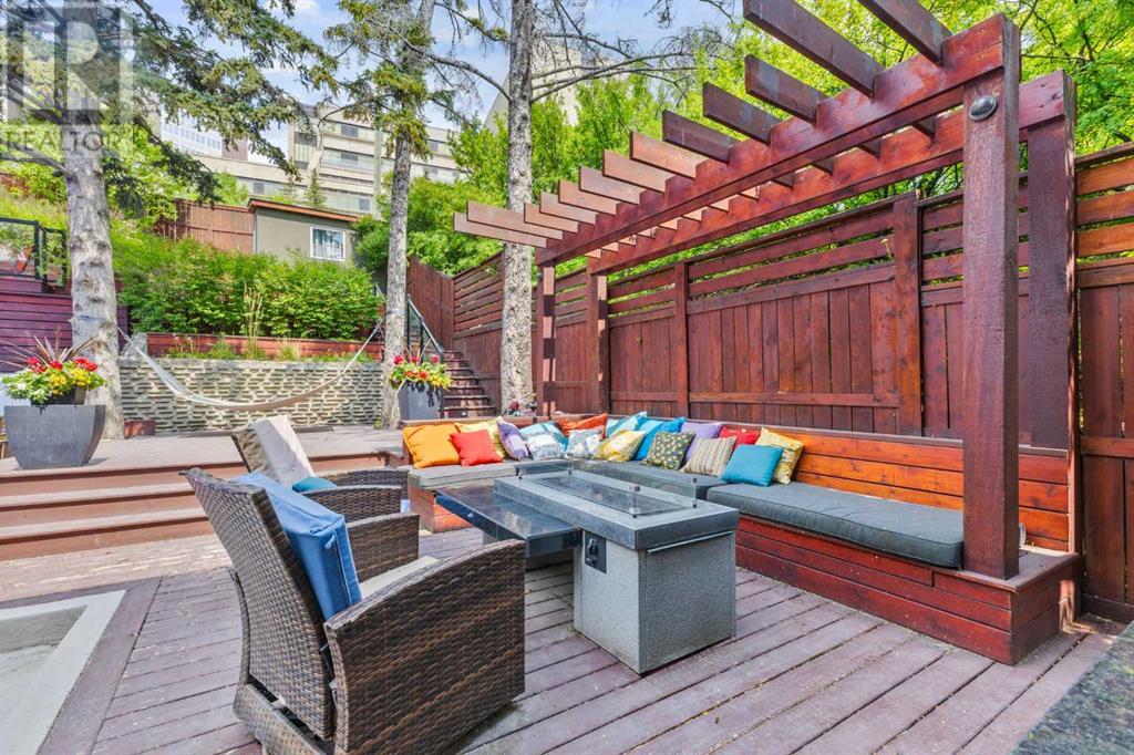 Single Family House for Sale in   Avenue NW Parkdale Calgary 