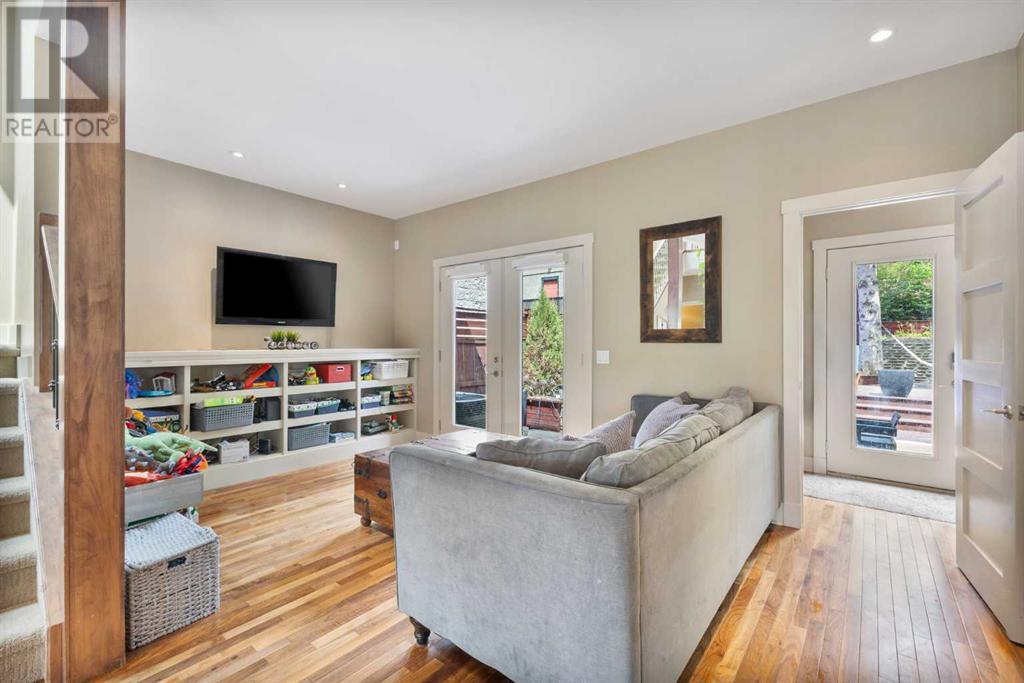 Single Family House for Sale in   Avenue NW Parkdale Calgary 