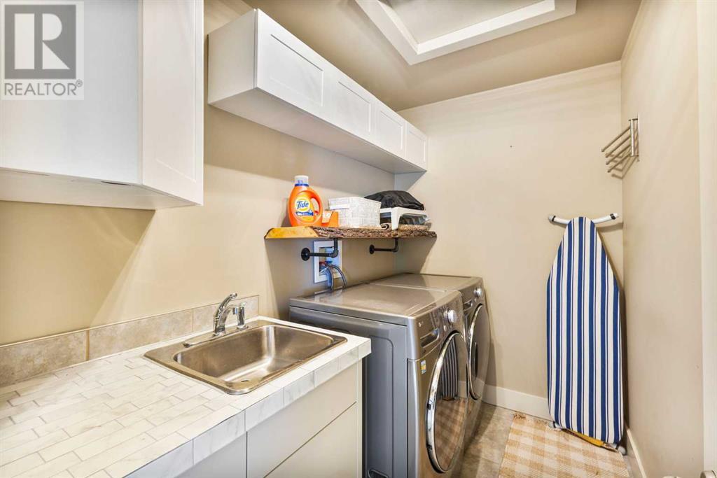 Single Family House for Sale in   Avenue NW Parkdale Calgary 