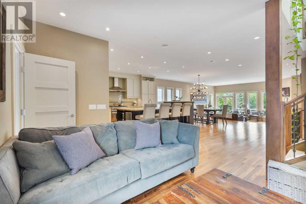 Single Family House for Sale in   Avenue NW Parkdale Calgary 