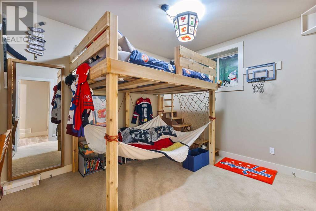 Single Family House for Sale in   Avenue NW Parkdale Calgary 