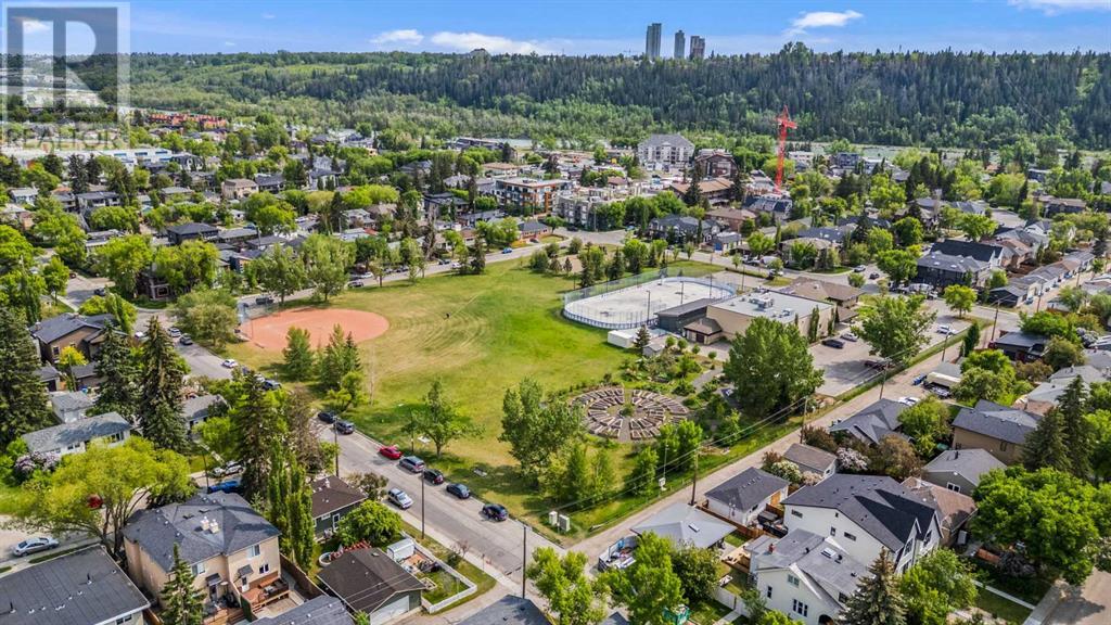 Single Family House for Sale in   Avenue NW Parkdale Calgary 
