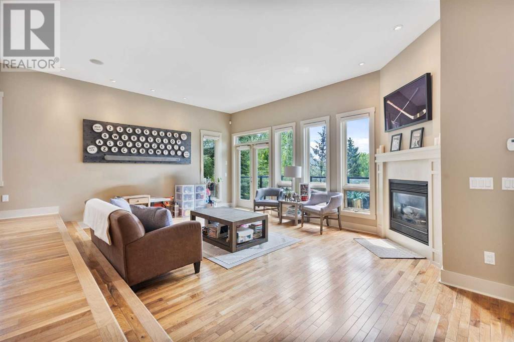 Single Family House for Sale in   Avenue NW Parkdale Calgary 