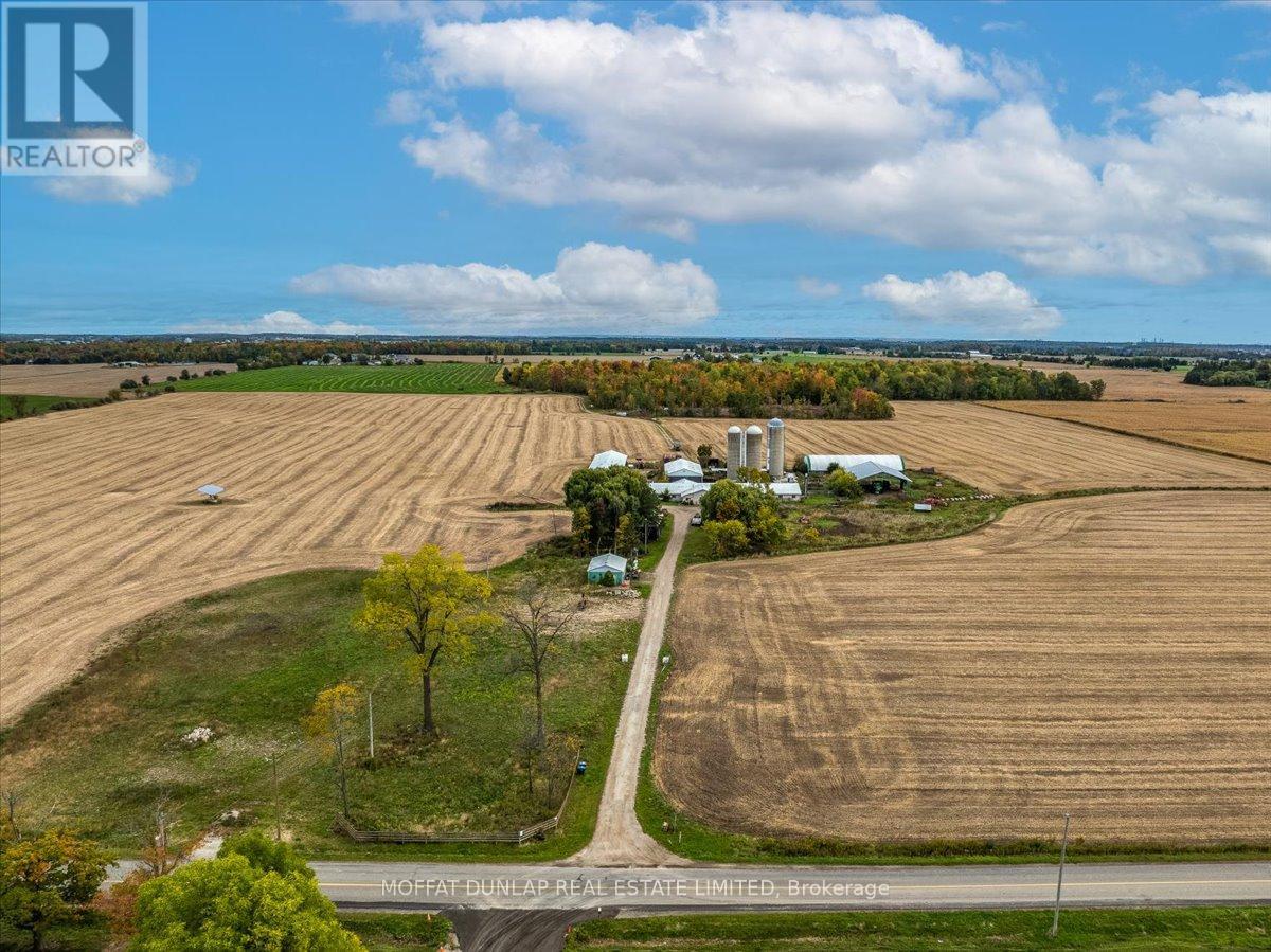 Photo 3 of 13303 Heritage Road, Caledon ON