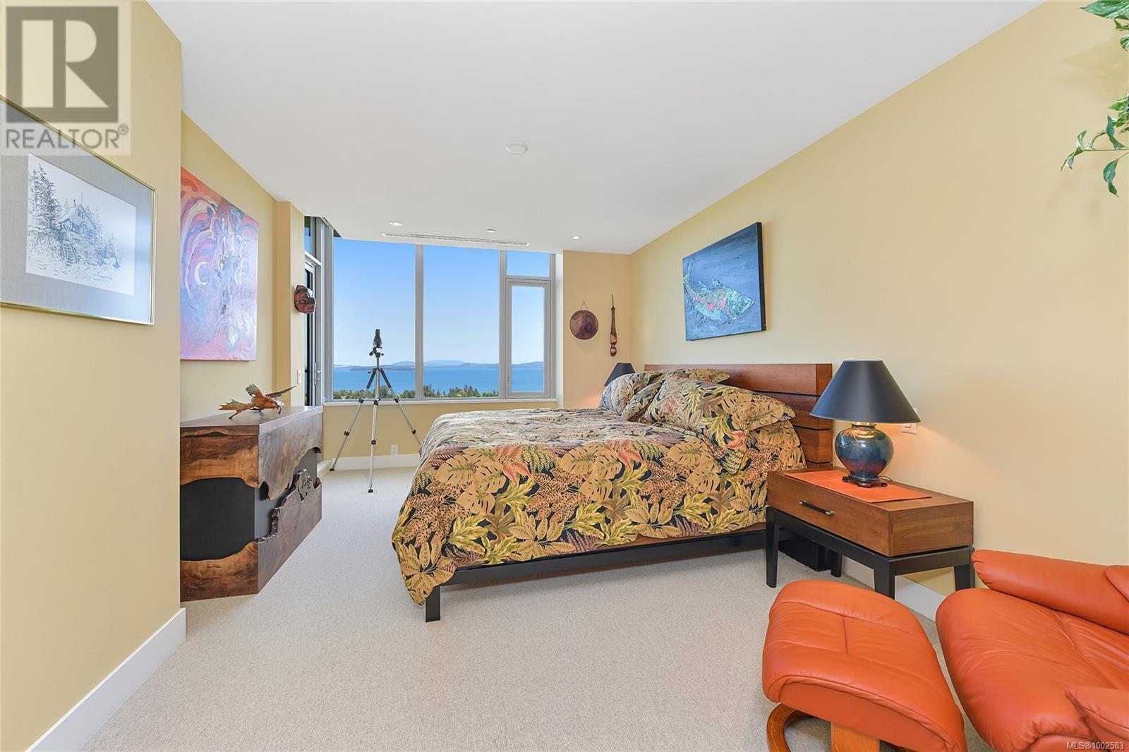 Photo 36 of 403 5388 Hill Rise Terr, Saanich BC