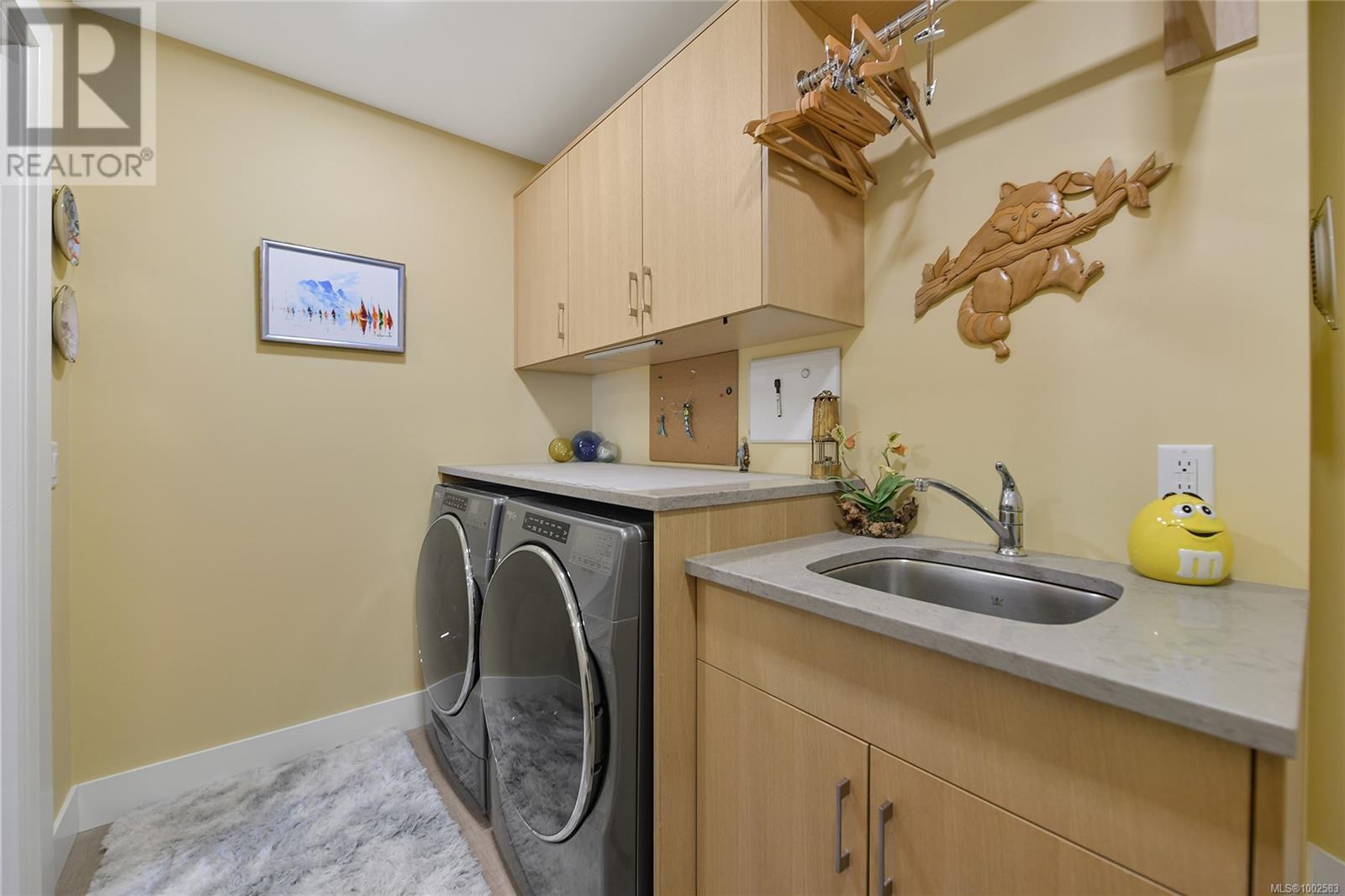 Photo 55 of 403 5388 Hill Rise Terr, Saanich BC