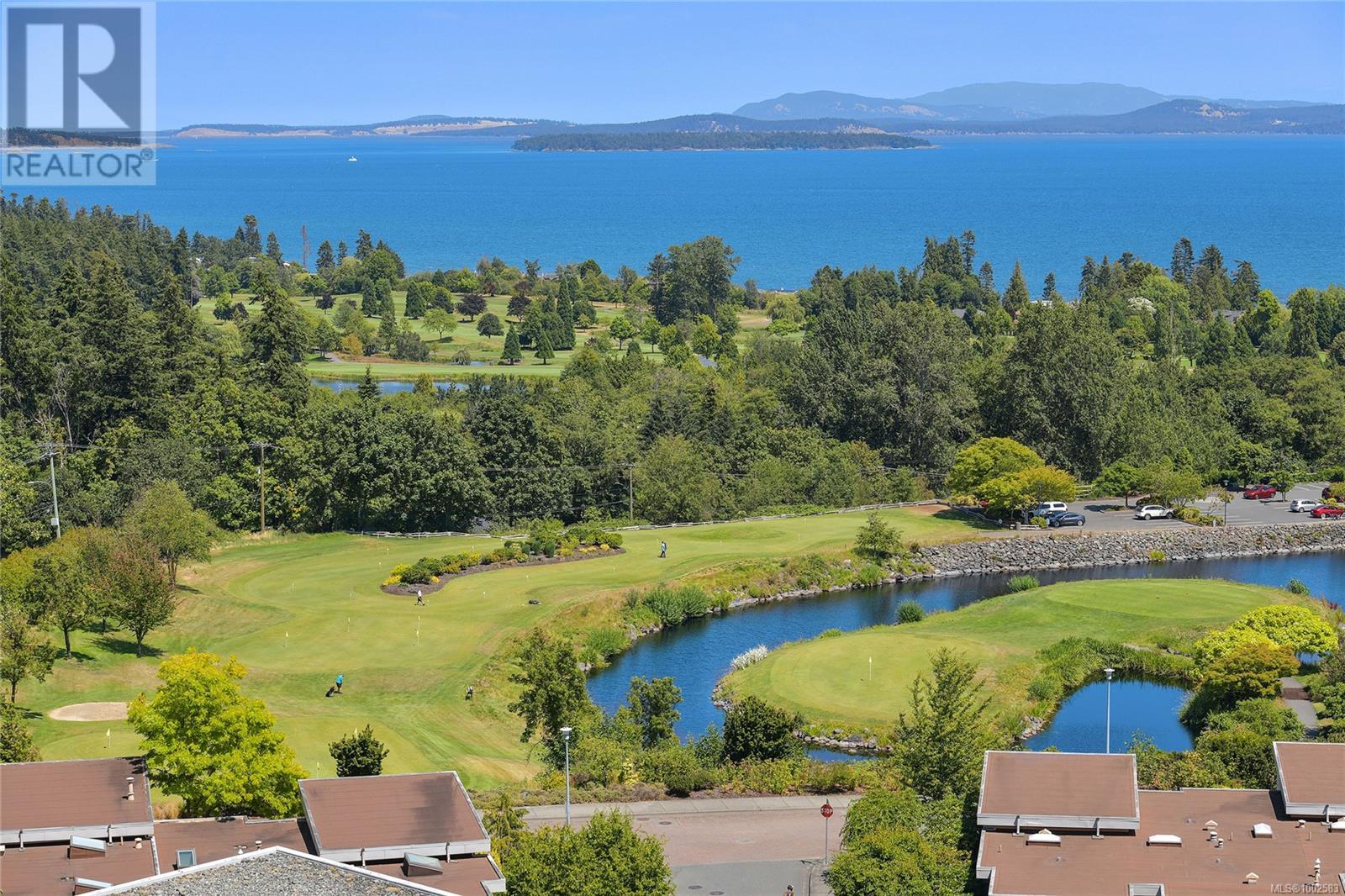 Photo 50 of 403 5388 Hill Rise Terr, Saanich BC