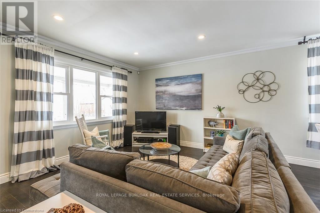 Photo 3 of Upper 376 Talbot Street, Hamilton ON