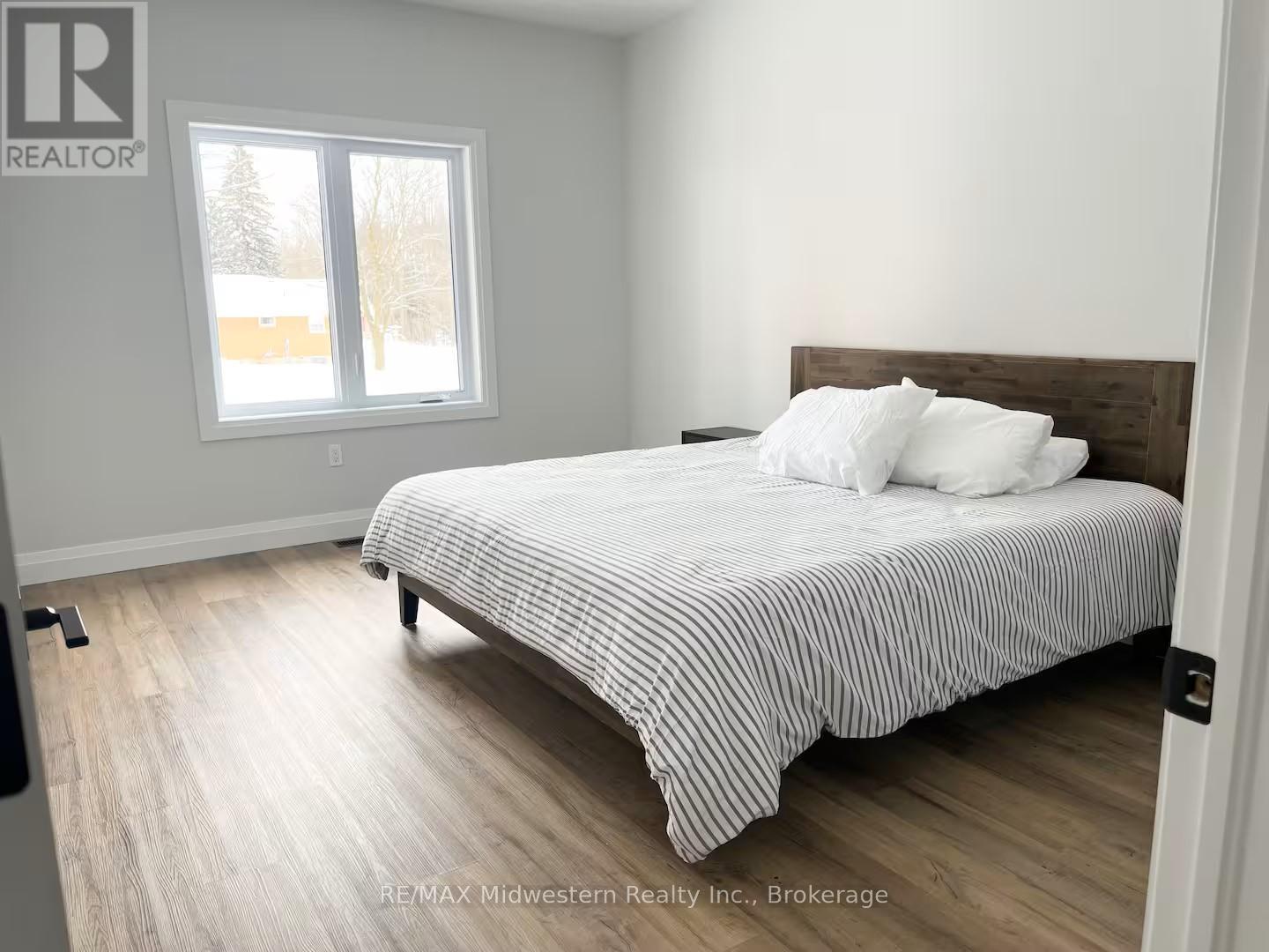 Photo 5 of 23 William Street S, Minto ON