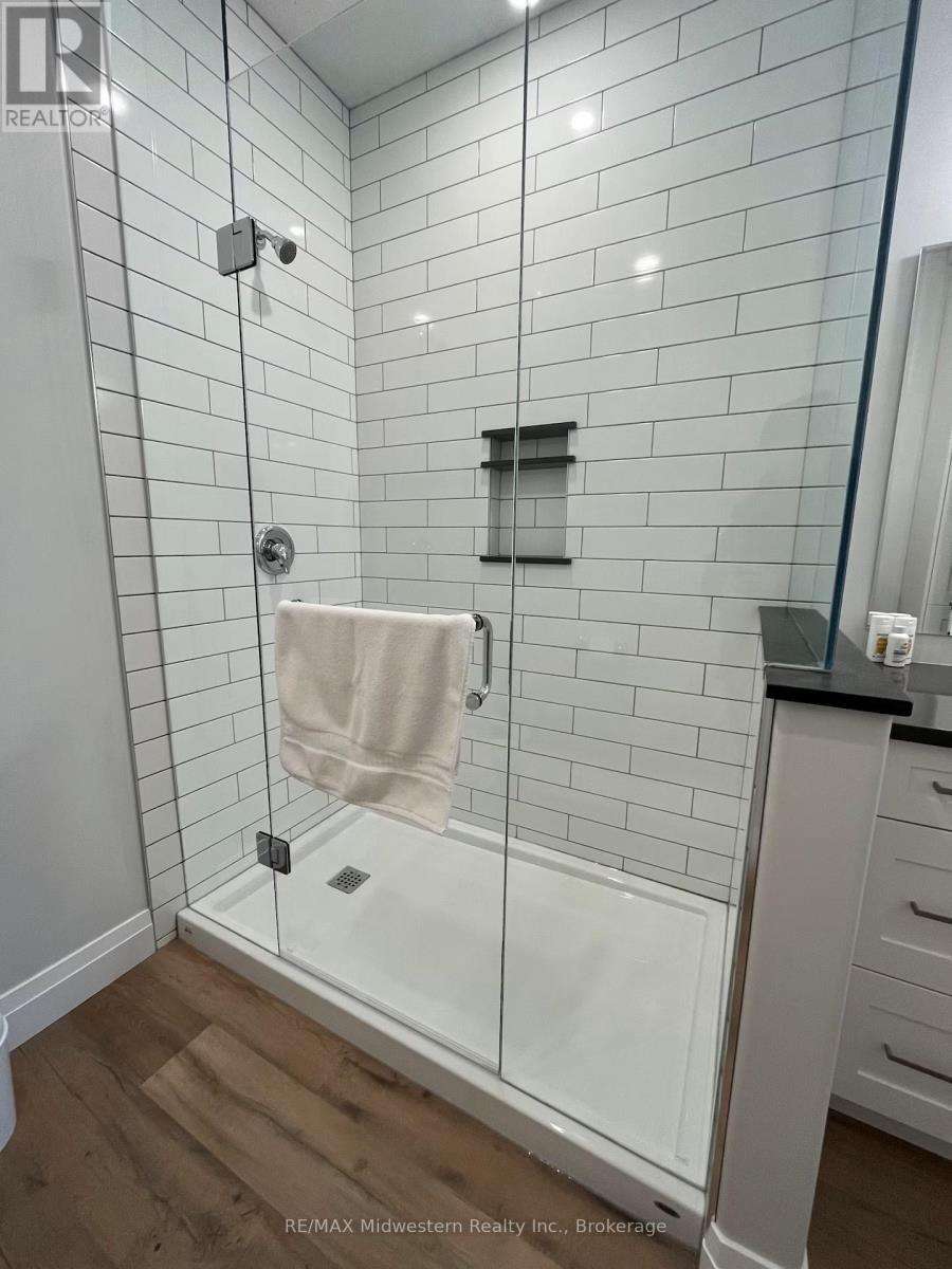 Photo 9 of 23 William Street S, Minto ON